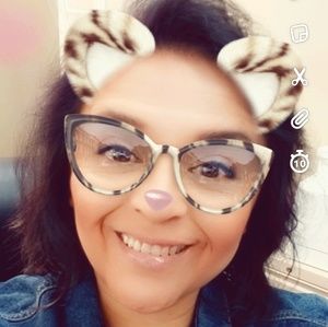 Meet your Posher, Vicky